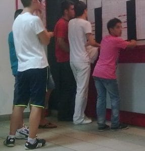 Elevii teleormăneni își cheltuiesc banii de mâncare la jocuri de noroc