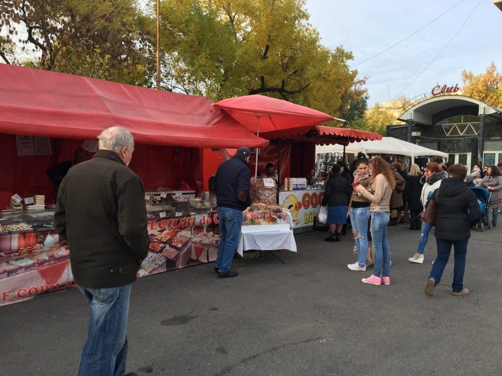 Sărăcie mare la ”târgul toamnei” de la Alexandria