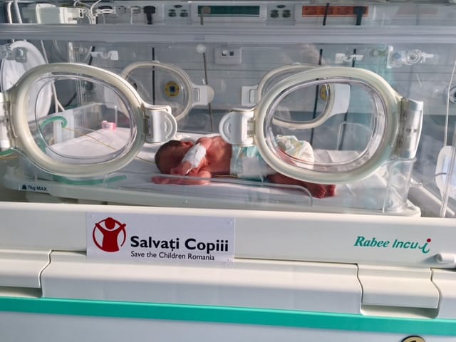 Spitalul din Alexandria a primit un incubator pentru născuții prematur