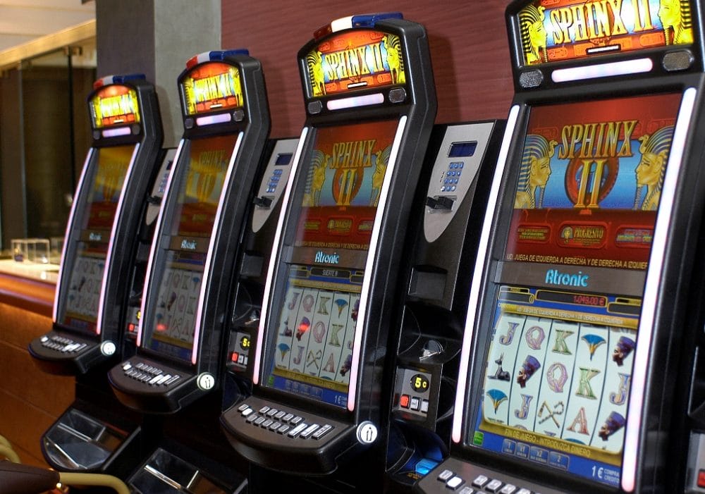 Elevii teleormăneni își cheltuiesc banii de mâncare la jocuri de noroc