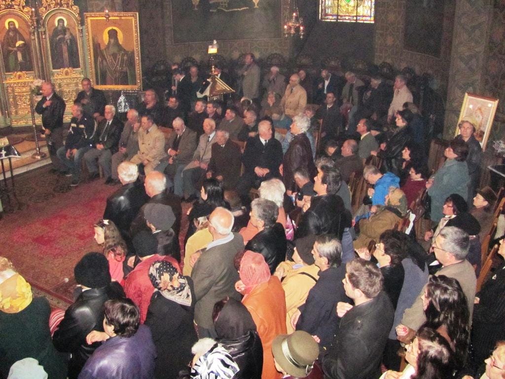 Pana la Dumnezeu, te mananca babele