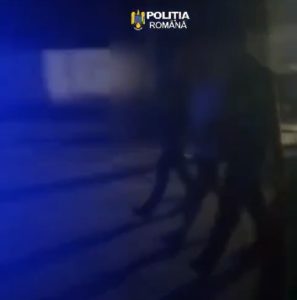 SCANDAL ÎN FAMILIE! Bărbat reținut după ce și-ar fi amenințat soția